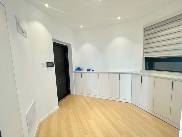 上海长宁古北宋园路46弄小区新出,全屋精装修,业主委托出租,看房随时