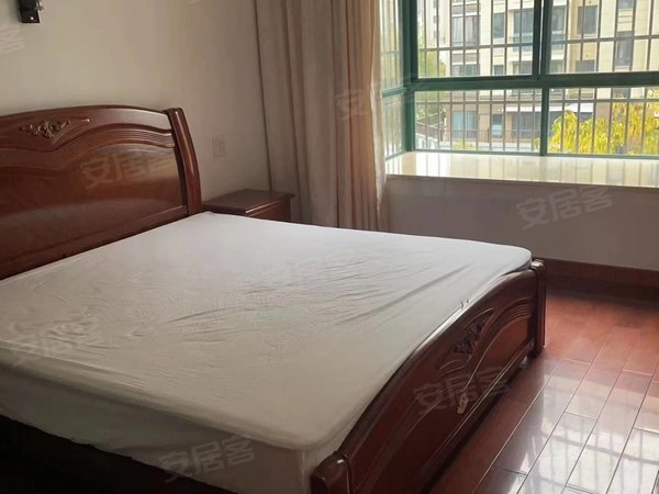 绍兴诸暨诸暨市区金鑫花苑金鑫花园,两室两厅一卫,家电齐全,自住精装