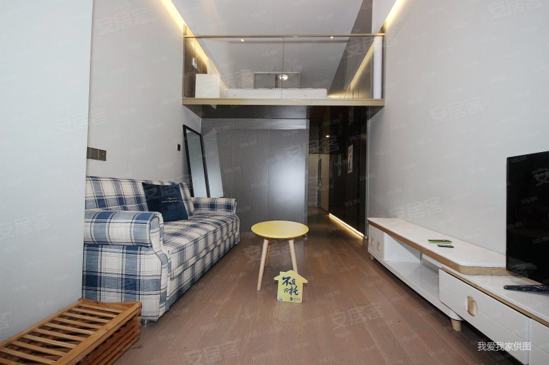 江滨澜廷1室2厅1卫54.41㎡南180万