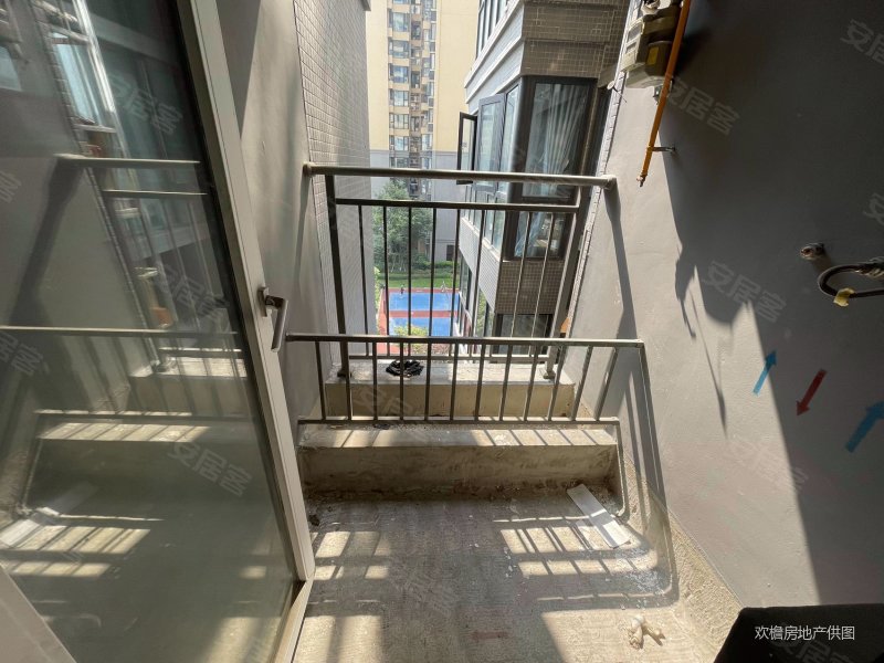 温江品质小区东原城 标准套三双卫单价7千点带景观阳台