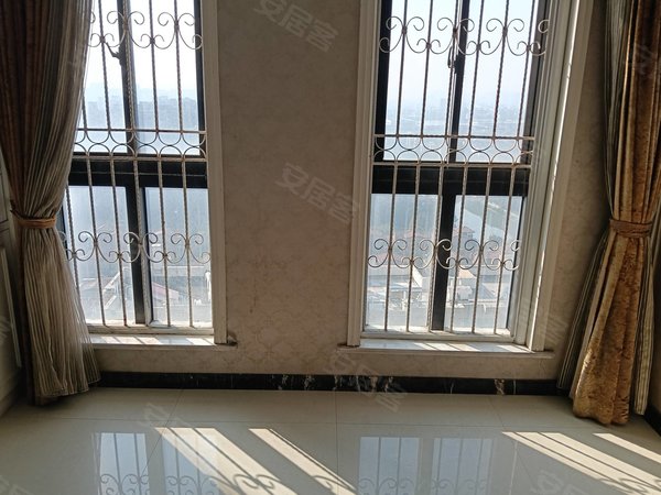 绍兴袍江世纪广场国际华城(1-25幢)国际华城三室两厅精装2000元出租