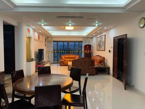 泉州丰泽丰泽街南益西湖豪庭西湖豪庭 4房3卫 看湖景 大平层 朝天门