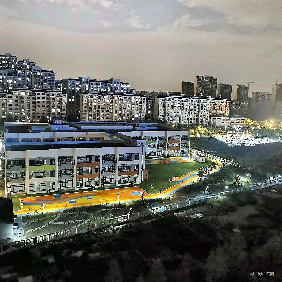 山湖花园三区精装修2房2厅2卫100平108万可谈含车库