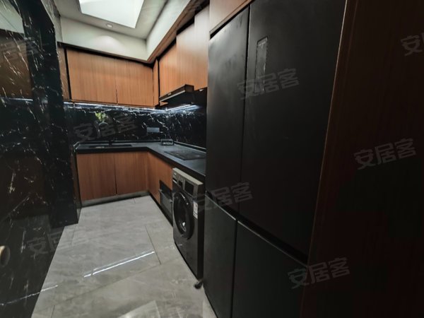 北京东城沙滩东黄城根北街小区东城区皇城根北街四合院出租!临主街!门口可停车!接待工作室出租房源真实图片