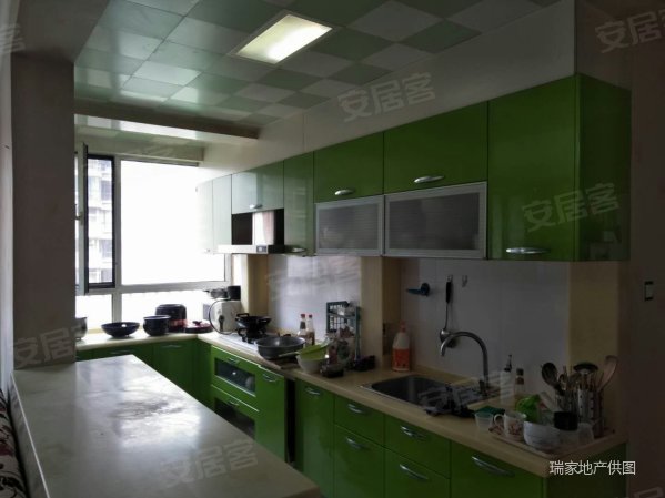 瑞仕商城 小高层 中间户 带仓房 精装修两室 诚