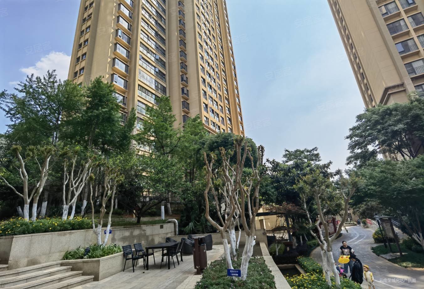 龙湖水晶郦城教场北路151号3室1厅2卫11499平方米