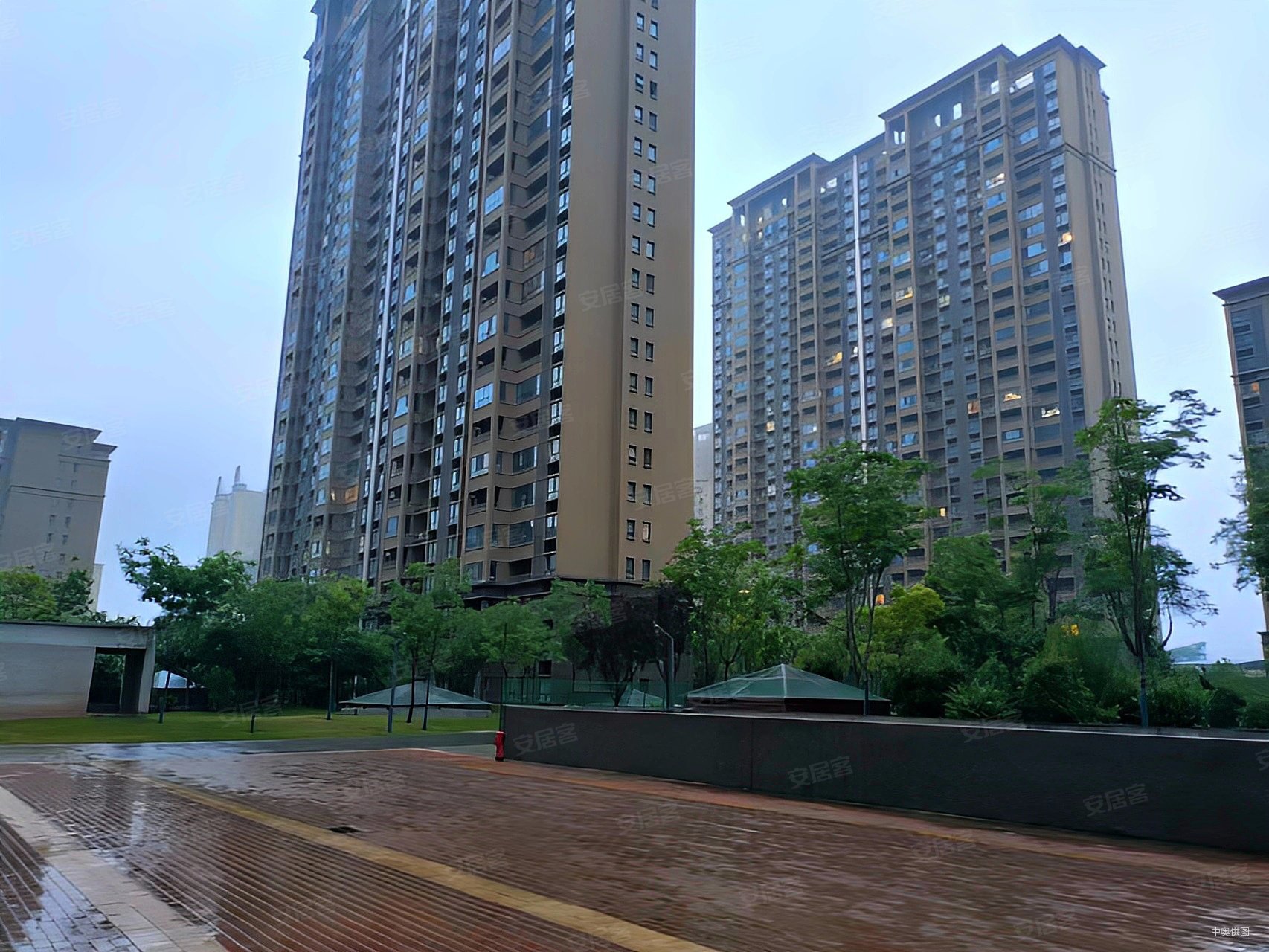 西安房产网>西安二手房>高陵二手房>泾渭新城二手房>嘉园蓝湖九郡>