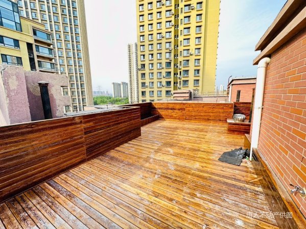 宏发英里蓝湾 多层 带阁楼 有大露台 近地铁 精装修 可议