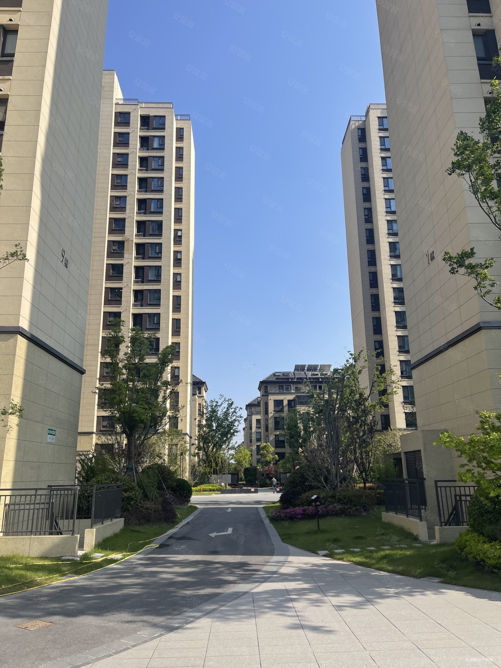 超高附赠中建阅澜山4房2厅3卫送超大花园地下室