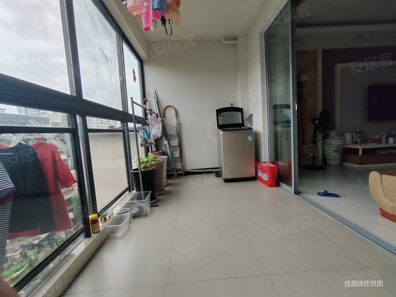 甲天下鑫海国际147.00平118万4室2厅2卫