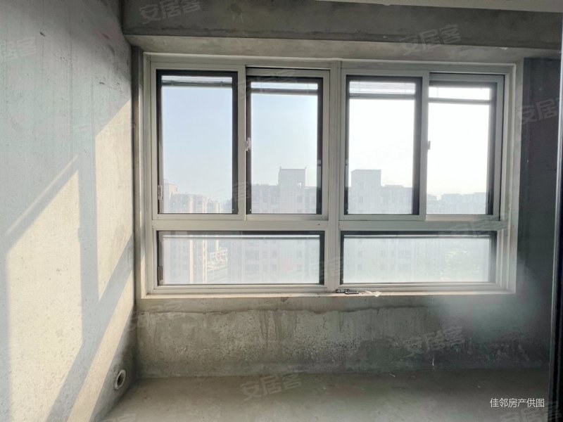 紫艺华府 产权清晰 次新小区 南北通透 车位充足