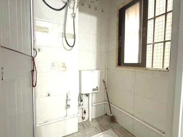 广州荔湾龙溪菊树一巷-十三巷自建房广佛线菊树 一室一厅 实地实拍 采光通透 配套齐全出租房源真实图片