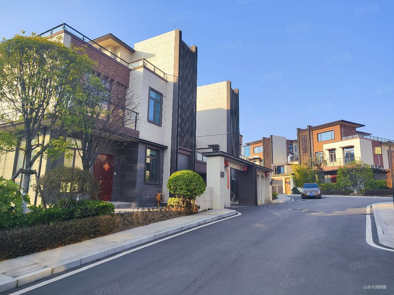 碧桂园龙城府5室3厅5卫193㎡南240万