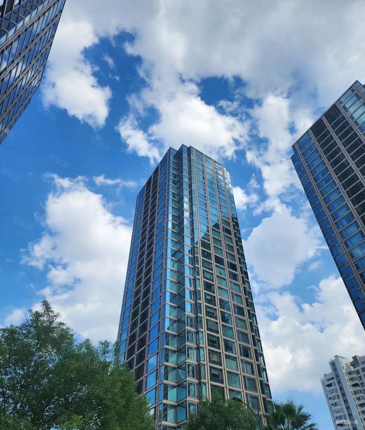 西湖文化广场运河湾处 武林壹号443方  意式华丽时尚风