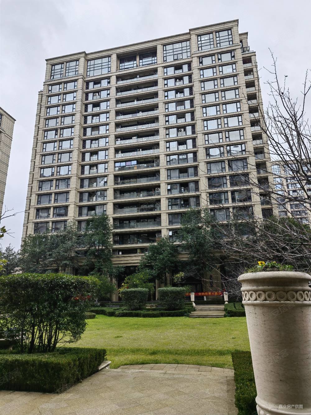 富春和园(公寓住宅)3室2厅2卫161.27㎡南550万