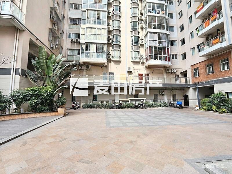 新景数码港4室3厅3卫166.51㎡东北1130万