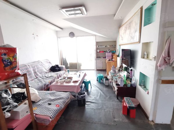 青岛城阳双元路城子村C区(48-53号楼)833全配,双气,城子C区城子社区68平套二套三随时看房入住出租房源真实图片