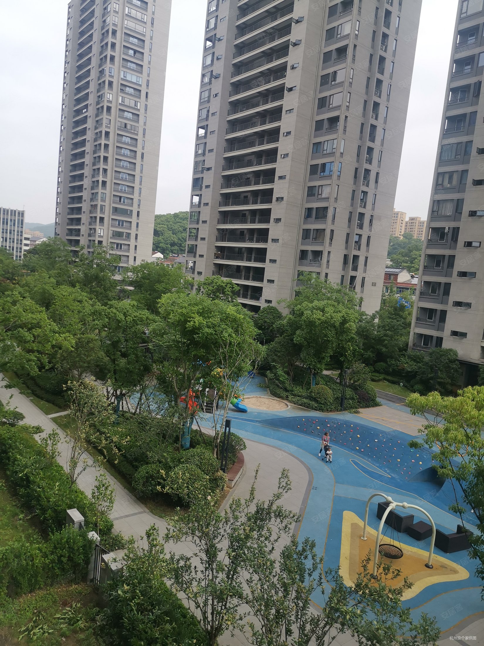 保亿风景未来城3室2厅1卫85.24㎡南北124万