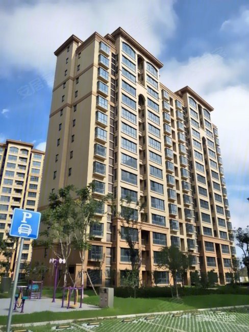 海悦馨苑3室2厅2卫130㎡南235万