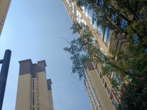 五华区地铁口吾悦广场阜外医院旁上悦天地精装4室南北通透有家具