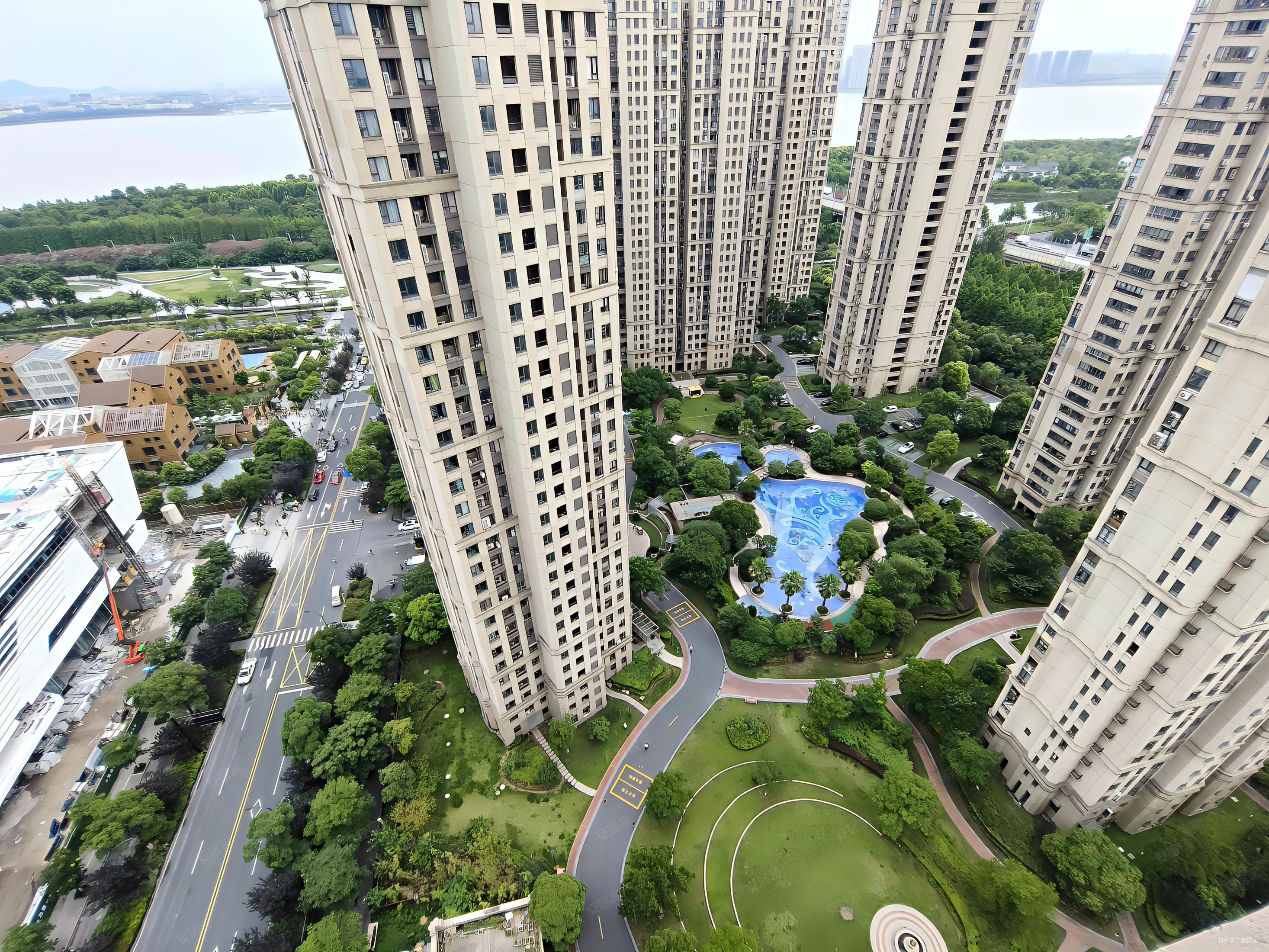 保利玫瑰湾满五正南朝向刚需两居小区绿化高