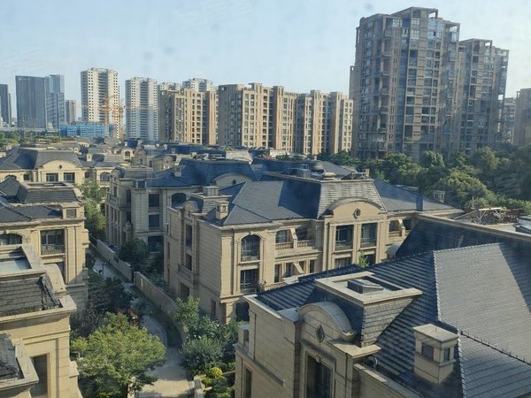 杭州临平临平东海水景城(公寓住宅)临平地铁口,理想银泰城旁,东海水景