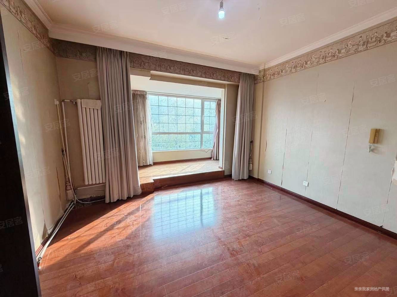 秀水花园 临地铁 出行方便 满五