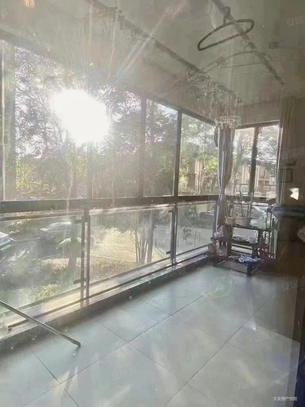 逸品尚东洋房2楼4室2厅2卫采光好证满开价2688万