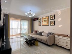 日照东港新市区文创园大学城！儒风海韵西区，电梯房！精装两室！家具家电齐全出租房源真实图片