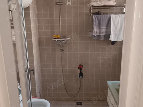 970医院对面鼎城2008精装三室初次出租家具家电齐