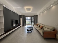 惠州惠城金山湖金山湖花园中间位，安静不吵，全屋定制）精装4房家私电齐全出租房源真实图片