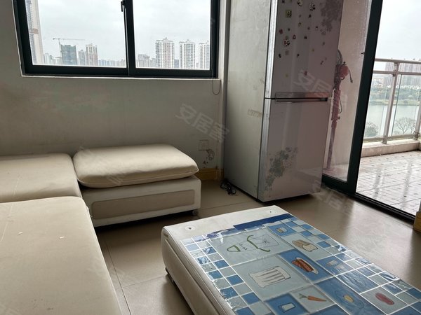 南宁西乡塘北大路惠民安居边阳苑市中心地铁口江边 拧包入住 江景房