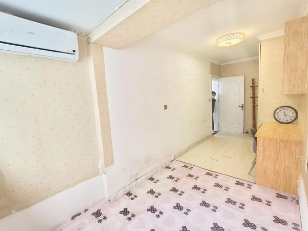 大连沙河口侯家沟侯一小区侯一小区春柳地铁站旁两室一厅精装修近地铁车站市场配套齐全出租房源真实图片