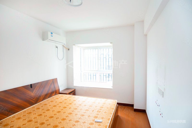 兴桥公寓,电梯中间楼层,3房2厅293万!