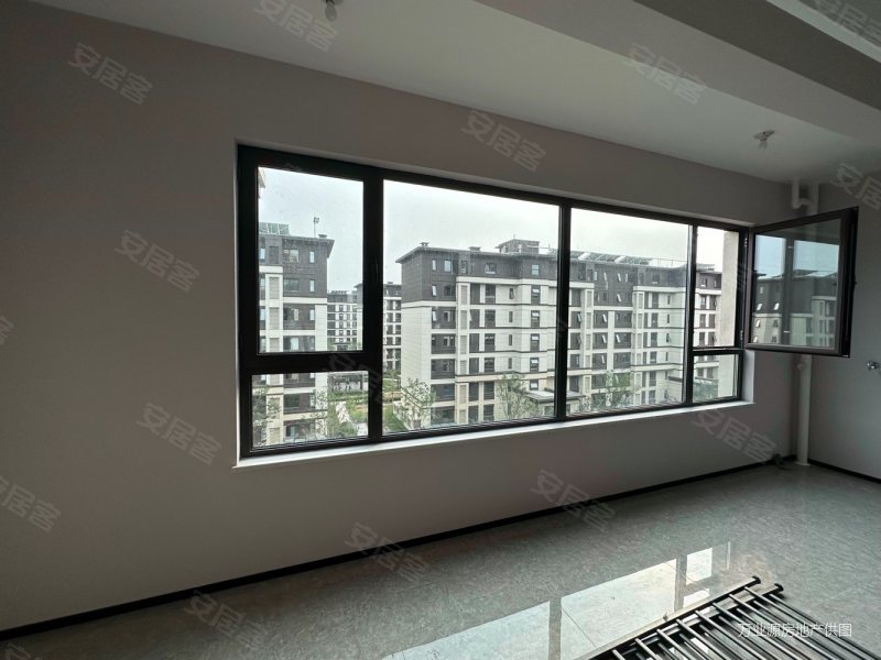 小外一部 远洋万和府 精装豪宅 送车位 纯洋房社区 随时看房