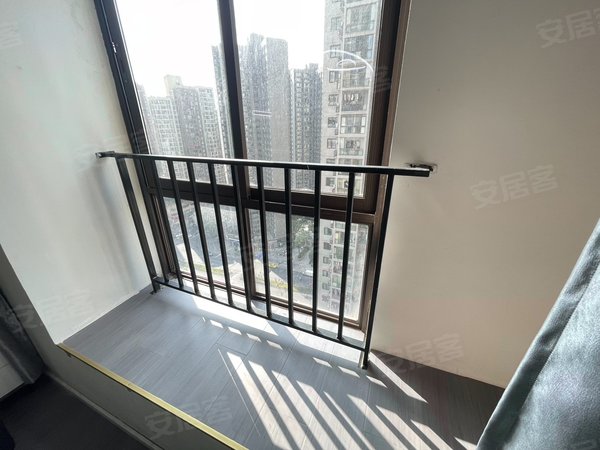 重庆江北五里店融景城郦苑押一付一刘家台地铁口近国金中心江北城