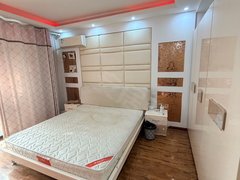 霍邱城关金城时代广场锦绣城2室2厅精装修！833每月，拎包入住出租房源真实图片