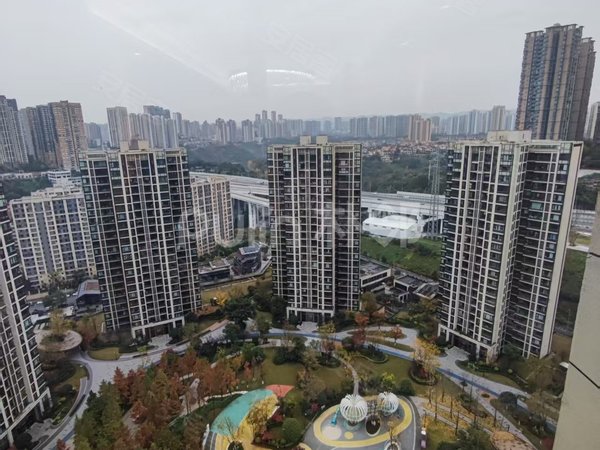 重庆九龙坡石坪桥万科彩云湖彩云湖次新小区,装修保养好,正三房,生活
