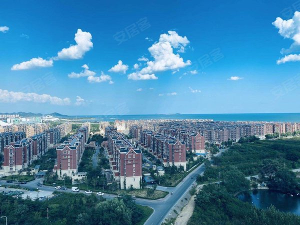 青岛黄岛薛家岛南岛小镇南岛小镇高层套二,南北通透,长租短租皆可