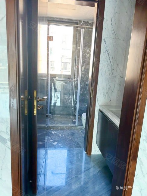 和喜悦园3室2厅2卫98㎡南北180万