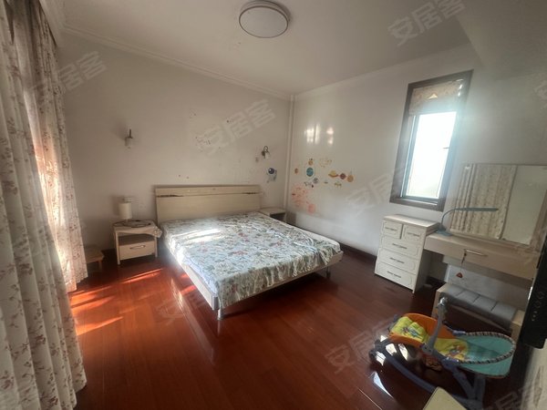 金华东阳东阳江北海德国际社区水岸绿庭(A区)可做电商245平精装带车位 有个大院子一年包物业出租房源真实图片