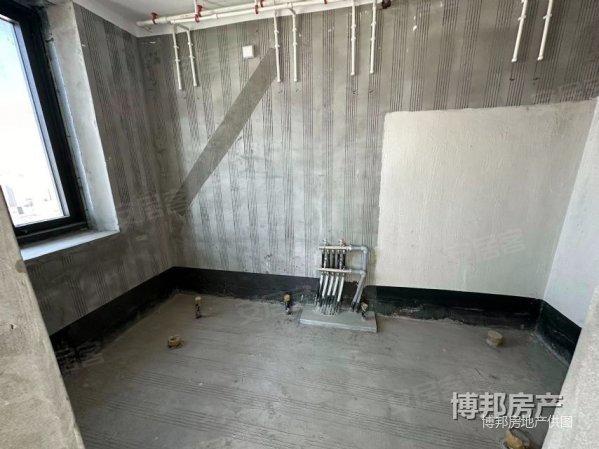 绿城广场留香苑4室2厅2卫202㎡南北238万