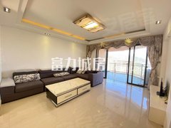 莆田城厢文献路万达南湖公园旁 头排三面采光带露台！定制衣柜现房很新！包物业出租房源真实图片