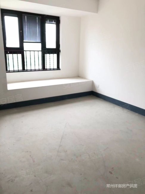 空港星光城108平方三室两厅两卫毛坯房出售房东承担增值税