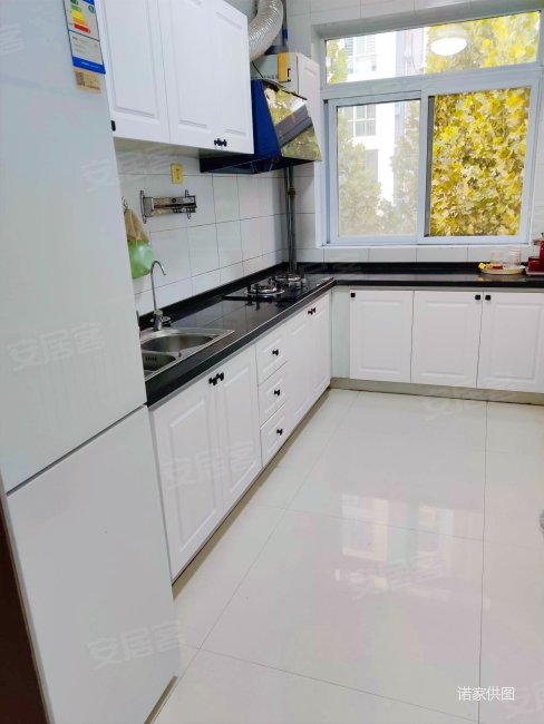 翠亨花园北里 中间楼层采光好 购物方便 密度低 精装修