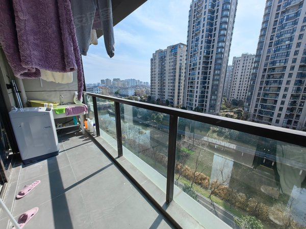 台州椒江锦江百货天韵水岸天韵水岸一室一厅精装修双朝南55平2300月包