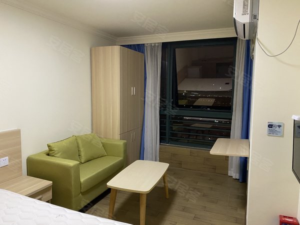 岭君广场 天虹广场楼上 精装公寓 南向 电梯房 租800元