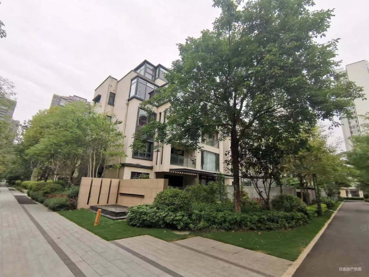 新力城二期叠墅下叠,带前排大花园!全新毛坯