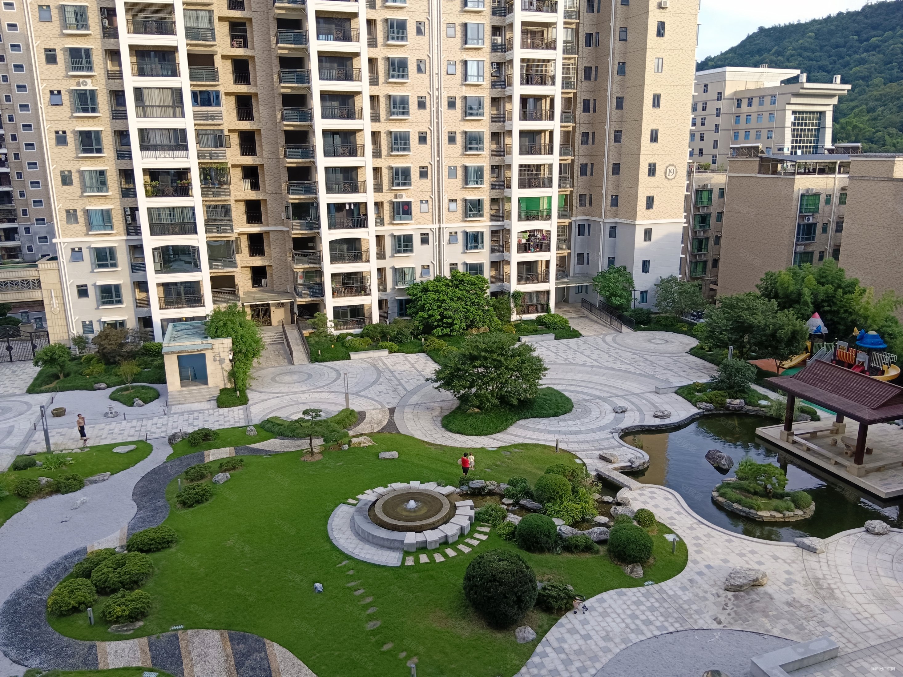 国华湖畔新城5室2厅3卫185.58㎡南北285万