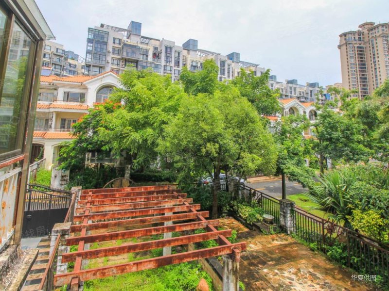 远大美域 独栋别墅 花园400平方 小区湖边 看湖景 单边位